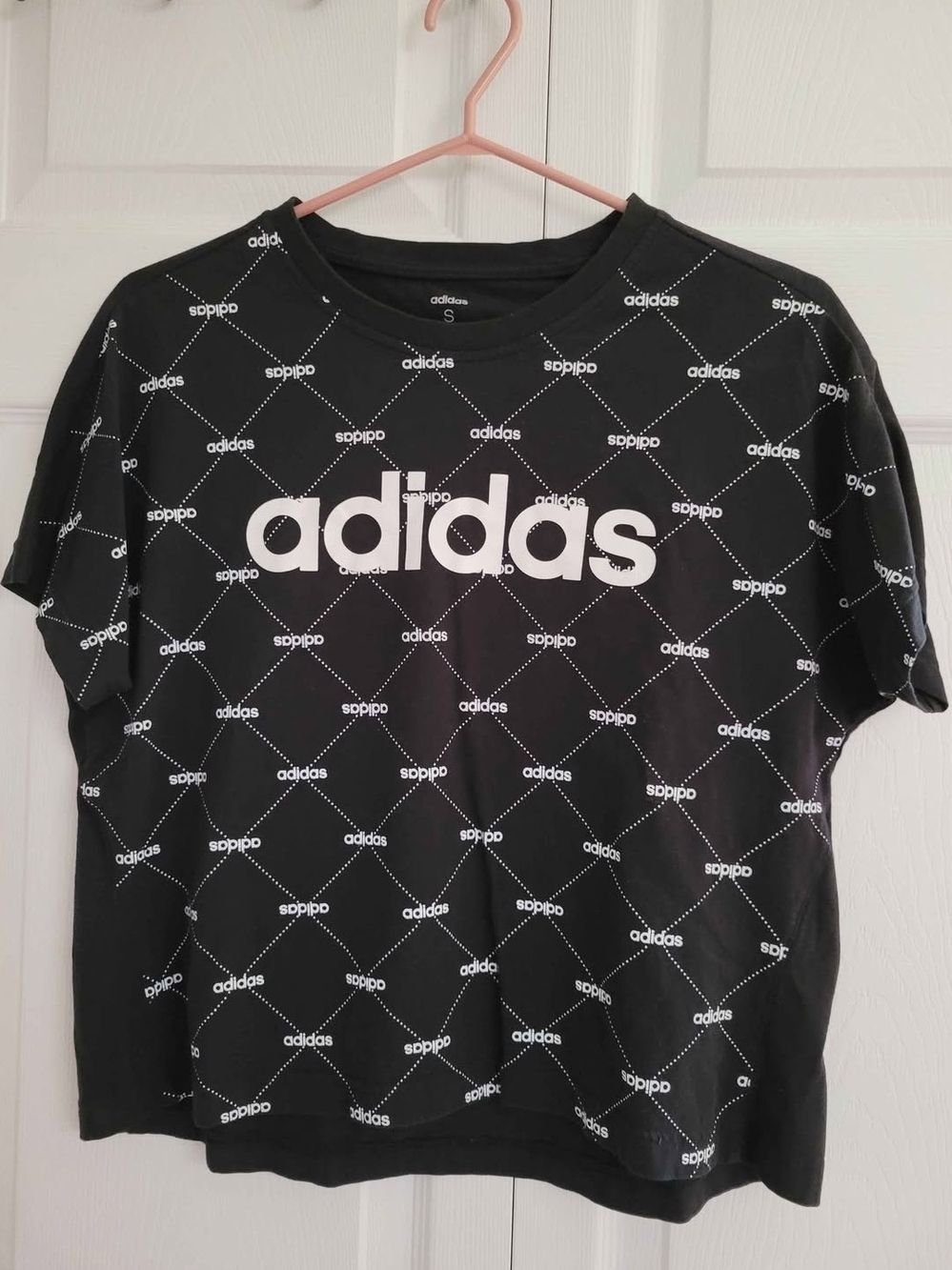 adidas Black Logo Pattern Loose Fit Cropped Short Sleeve Tee